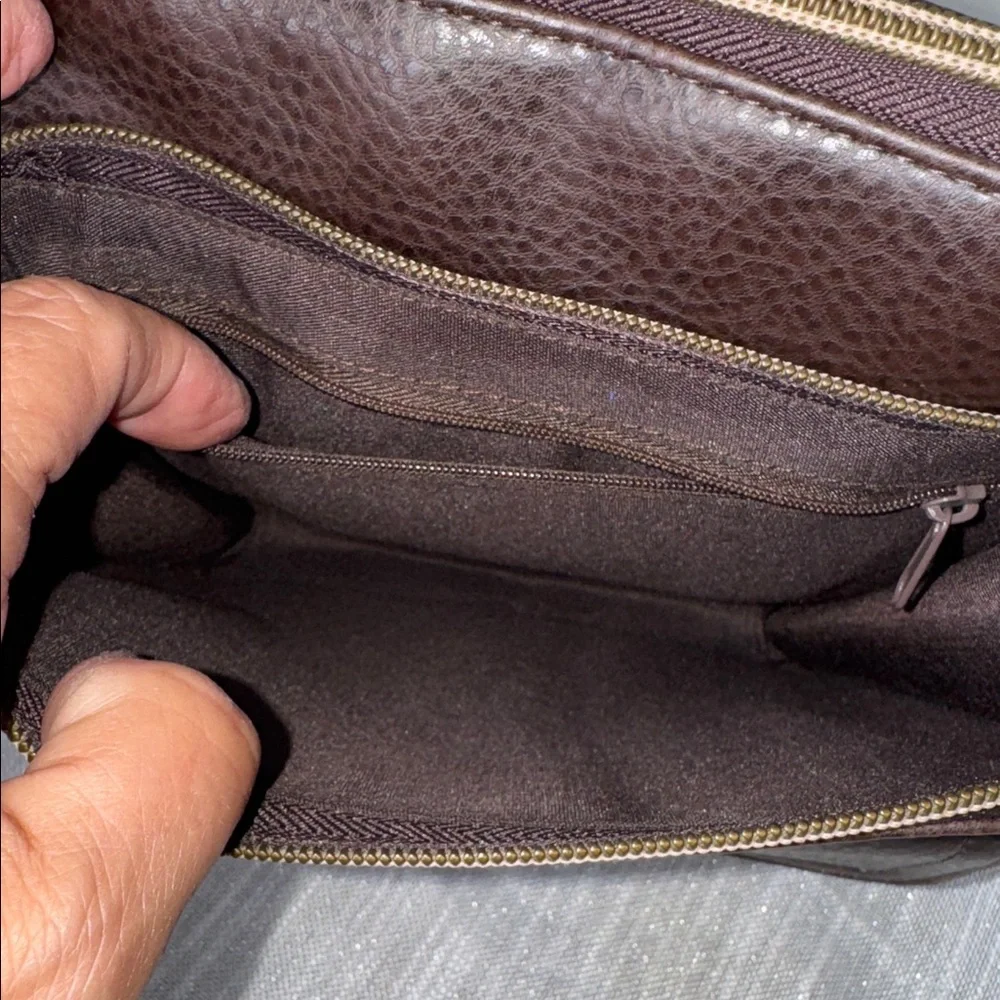Relic Dark Brown Leather Messenger Bag 10.5”X8X4”